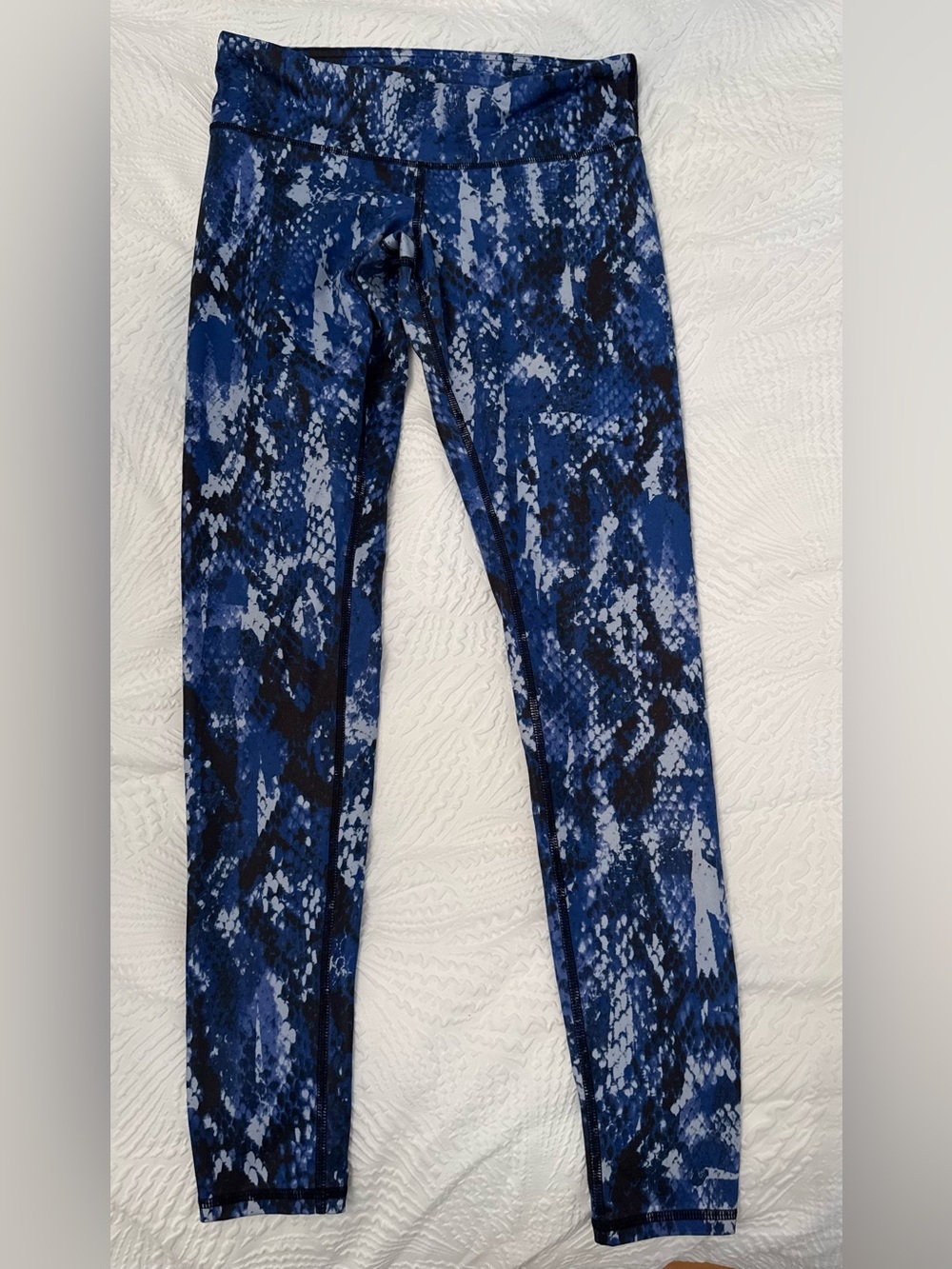 ALO Leggings Blue & Black Python Snake Print  XS